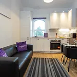 Pillo Rooms Serviced Apartments - Salford