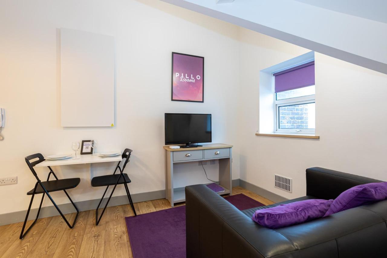 Pillo Serviced - Salford Manchester